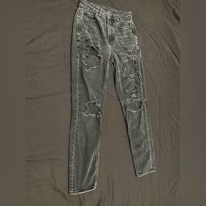 American Eagle women’s distressed black jeans size00